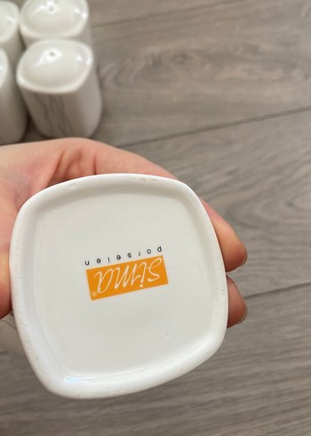 Gri Dalga Desenli Beyaz Tuzluk ve Biberlik Seti - Görsel 3