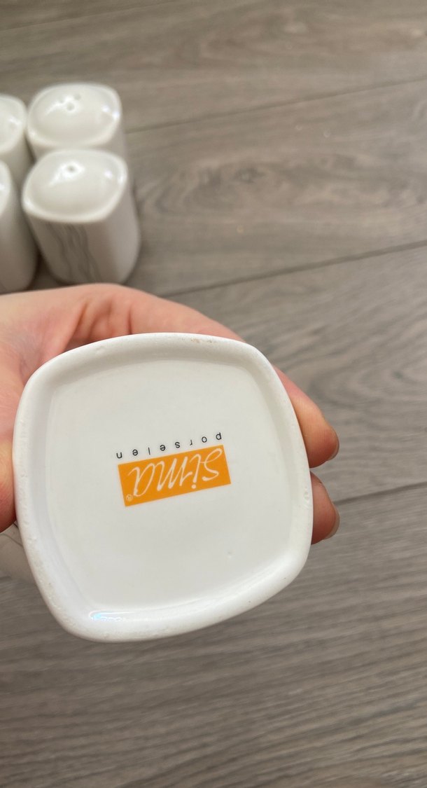 Gri Dalga Desenli Beyaz Tuzluk ve Biberlik Seti - Görsel 3