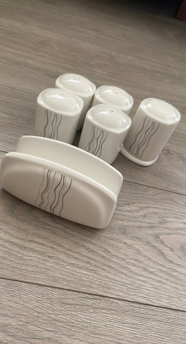 Gri Dalga Desenli Beyaz Tuzluk ve Biberlik Seti - Görsel 4