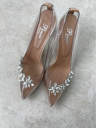 Prenses taşlı topuklu ayakkabı