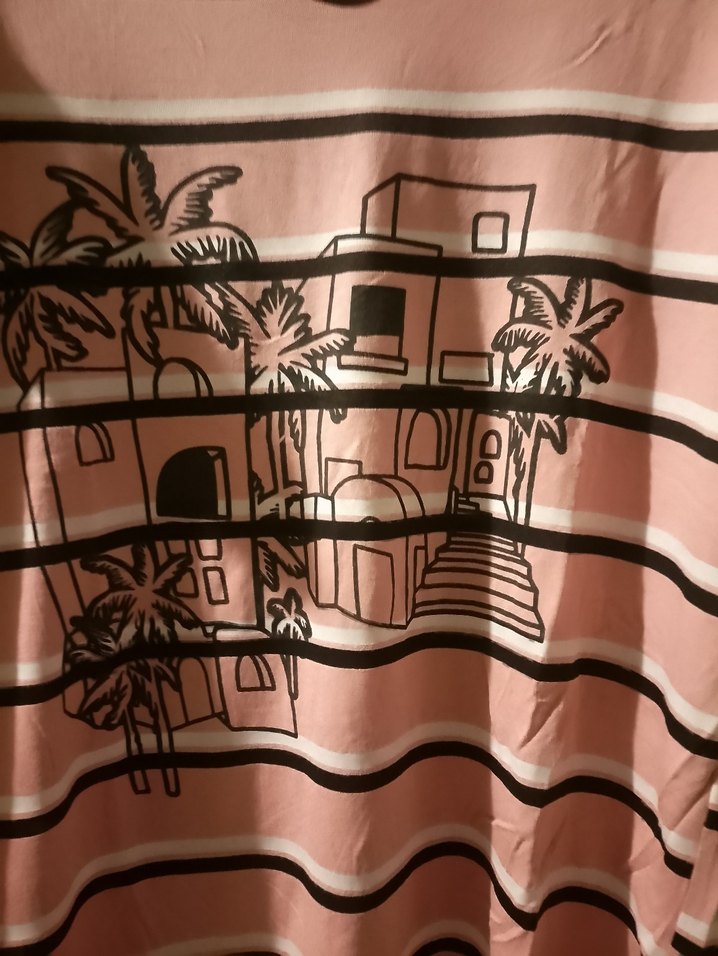 Pembe V Yakalı Baskılı Kadın T-shirt - Görsel 2