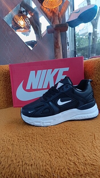 Nike yürüyüş ayakkabısı 