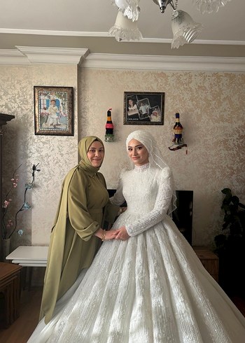 Uzun Kollu Haki Düğün Elbisesi - Görsel 3