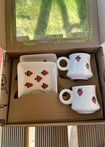 Kiraz Desenli Beyaz Fincan ve Tabağı - Görsel 8