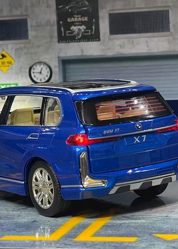 Beyaz Parlak Oyuncak Araba - Görsel 13