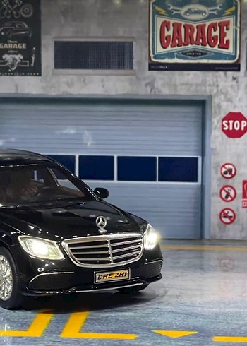 Beyaz Parlak Oyuncak Araba - Görsel 4