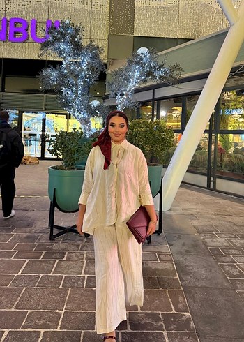 Beyaz Gold  Salaş Midi Takım Halter Yaka - Görsel 3