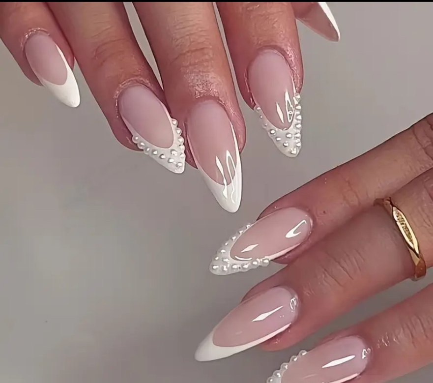 Badem takma tırnak fransız ve süpriz takı - Görsel 2