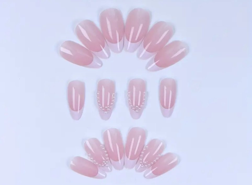 Badem takma tırnak fransız ve süpriz takı - Görsel 3