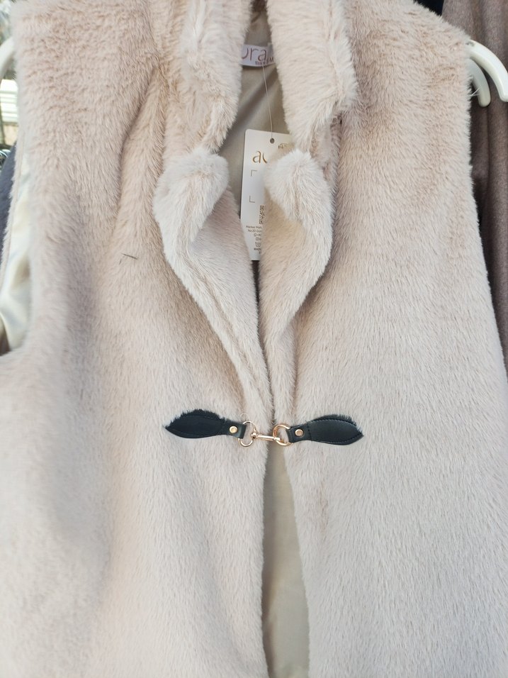 Bej Kürklü Kadın Yelek - Görsel 3