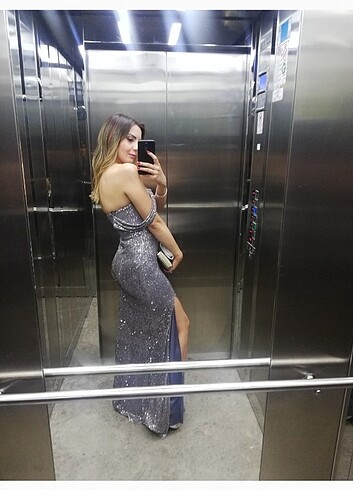 Gümüş payetli yırtmaçlı abiye
