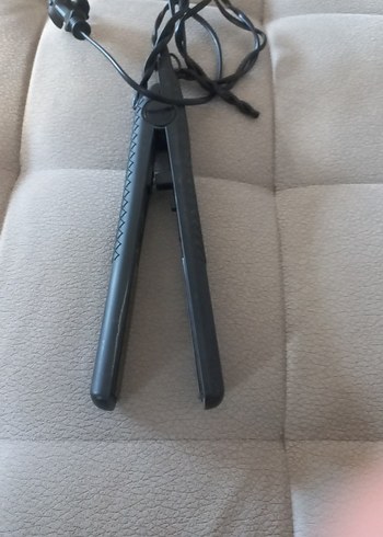 Siyah Saç Düzleştirici - Görsel 2