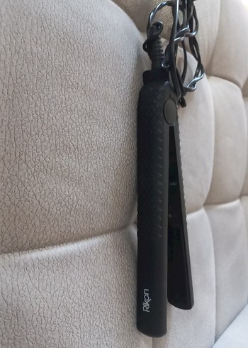 Siyah Saç Düzleştirici - Görsel 3