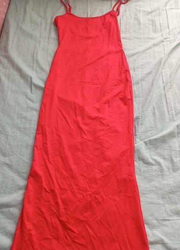 Bershka Bershka vücuda yapışan ince kırmızı uzun askılı elbise