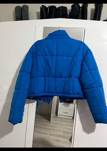 Bershka Kadın Mavi Kısa Kışlık Mont