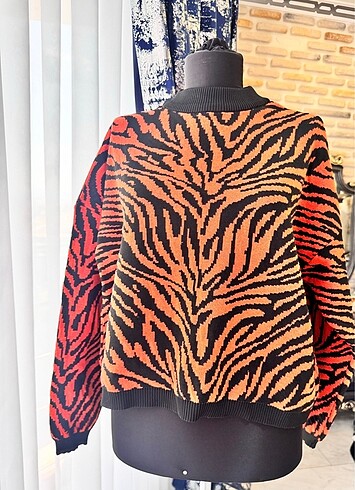 Batik Batik marka triko kazak