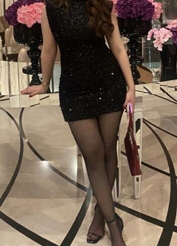s Beden siyah Renk Zara payetli elbise 