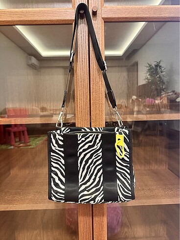 Bershka zebra çanta