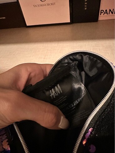 H&M makyaj çantası - Görsel 6