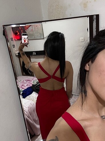 Diğer Ürün 2 saat giyilmiştir kırmızı yırtmaçlı dekolteli sıfır yeni ü