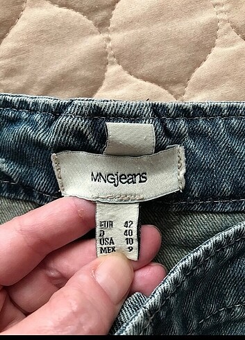 42 Beden mavi Renk Mango jean Şort