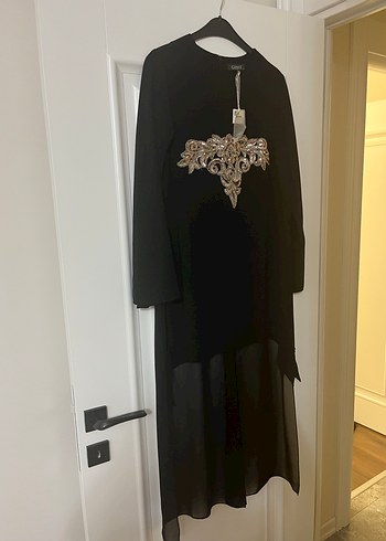 Uzun Siyah Gotik Nakışlı Elbise