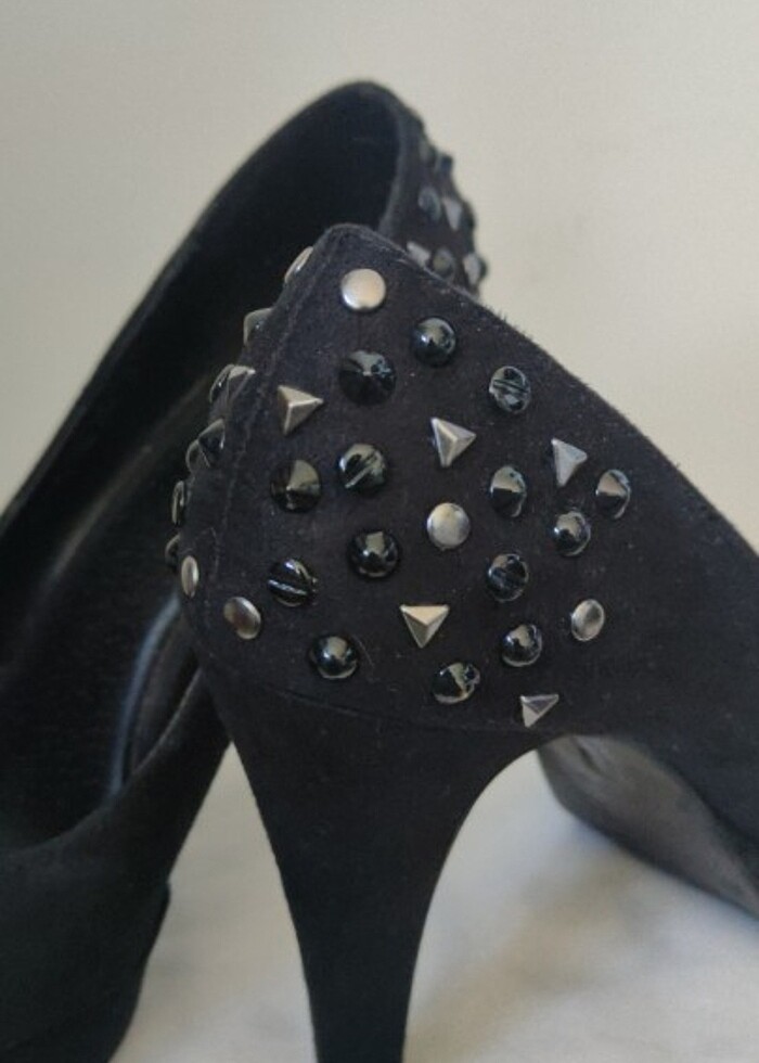 Arkası Zımba Detaylı Süet Platformlu Topuklu Ayakkabı - Görsel 3