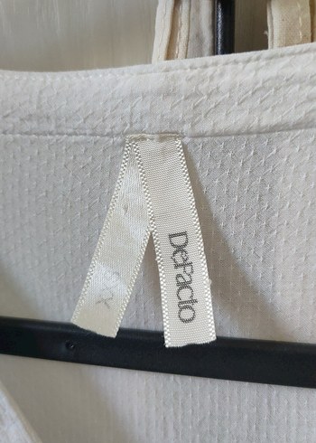 Düğmeli V Yakalı Beyaz İnce Kadın Gömlek - Görsel 3