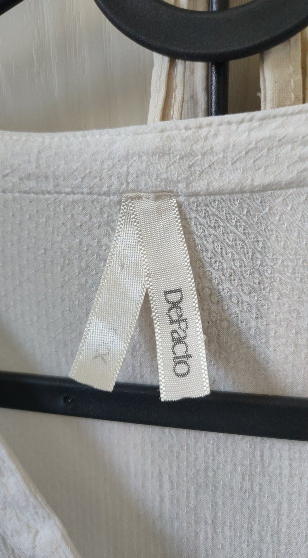 Düğmeli V Yakalı Beyaz İnce Kadın Gömlek - Görsel 3