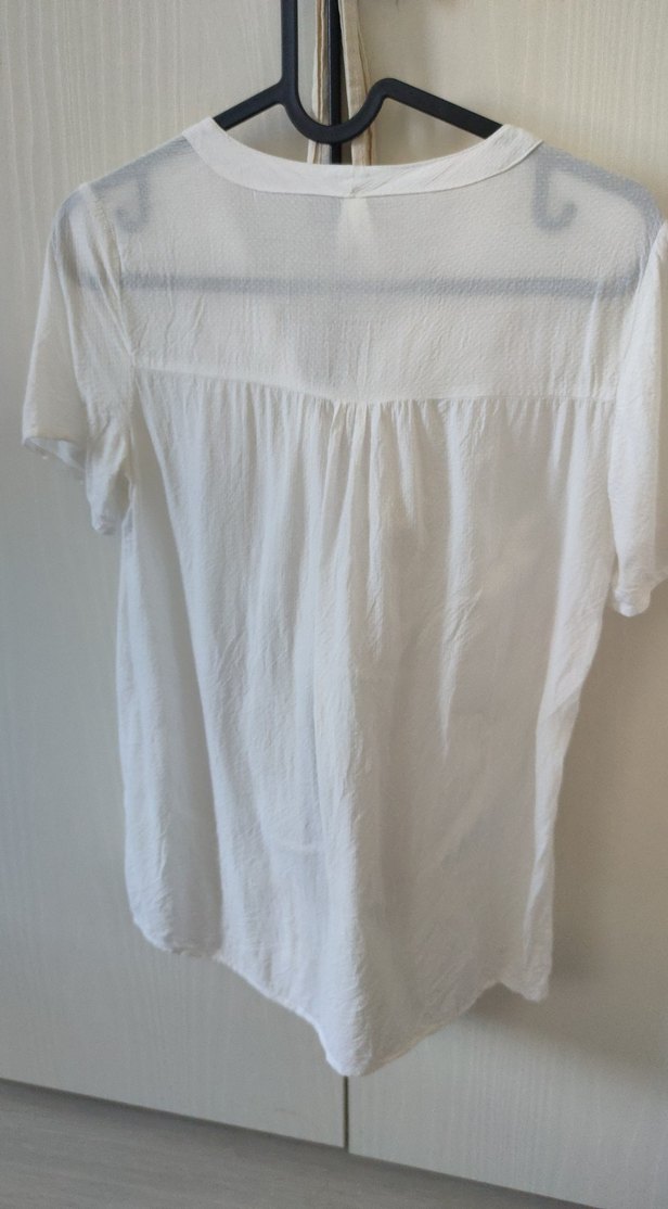 Düğmeli V Yakalı Beyaz İnce Kadın Gömlek - Görsel 2