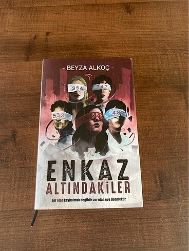 Enkaz Altındakiler 