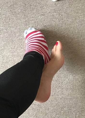 Penti Kırmızı çizligi çorap