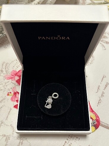 Pandora Pandora Sallantılı Kedi Charm