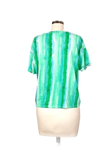 m Beden Zara T-shirt %70 İndirimli.