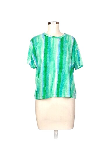 Zara T-shirt %70 İndirimli.