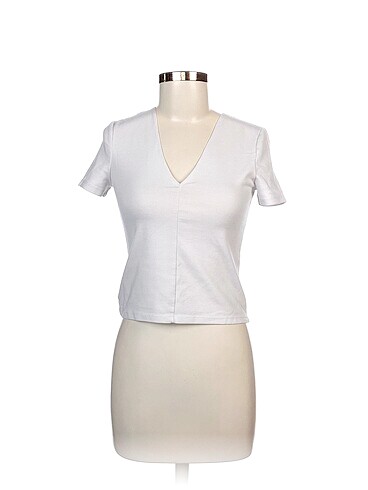 Zara T-shirt %70 İndirimli.