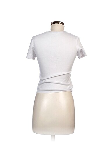 m Beden Zara T-shirt %70 İndirimli.
