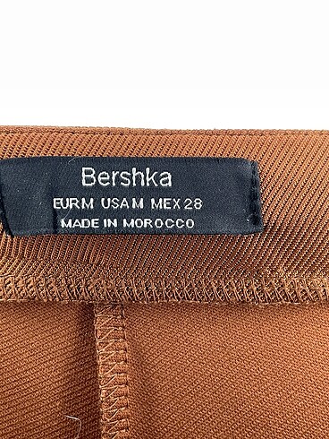 m Beden çeşitli Renk Bershka Düz Kesim %70 İndirimli.