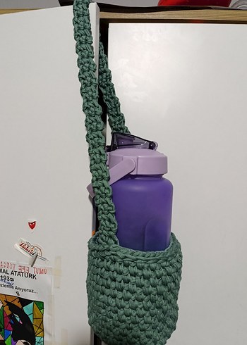 Mor Su Şişesi ve Gri Örgü Taşıyıcı - Görsel 2