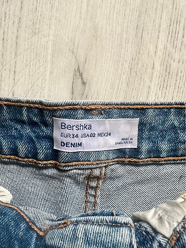 34 Beden Bershka Şort
