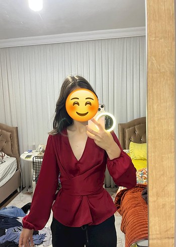 Koton Koyu Kırmızı V Yaka Parlak İpek Bluz