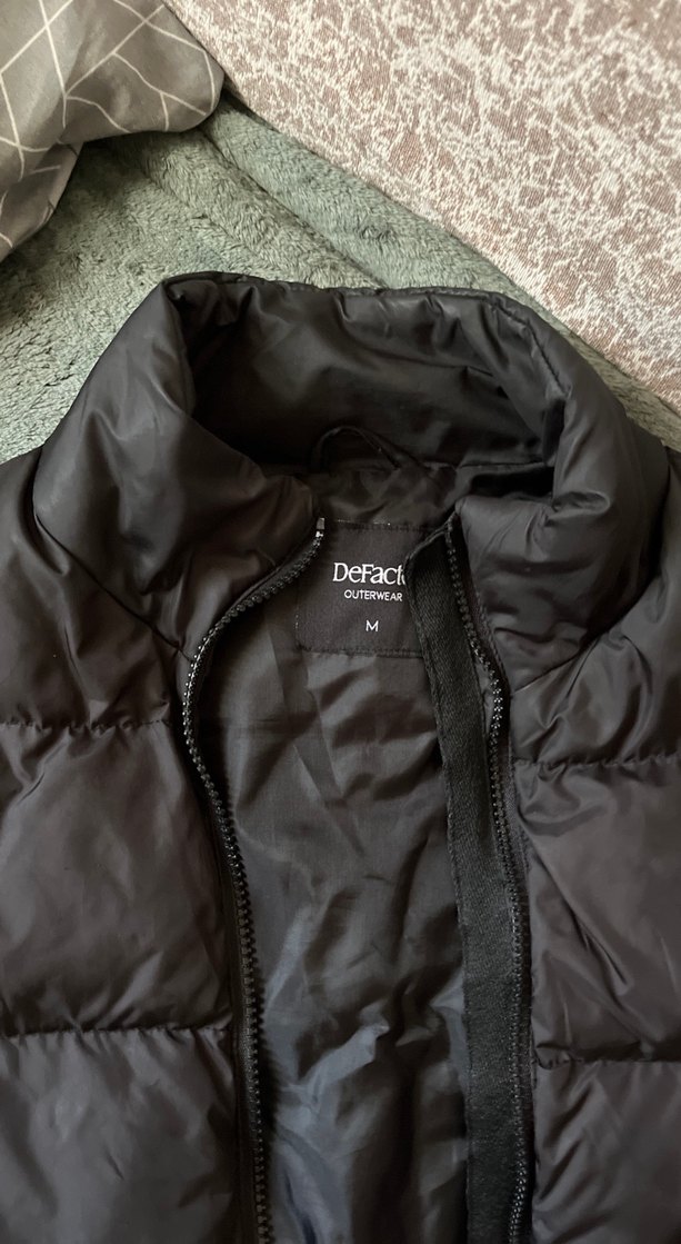 Fermuarlı Siyah Kadın Şişme Yelek - Görsel 2