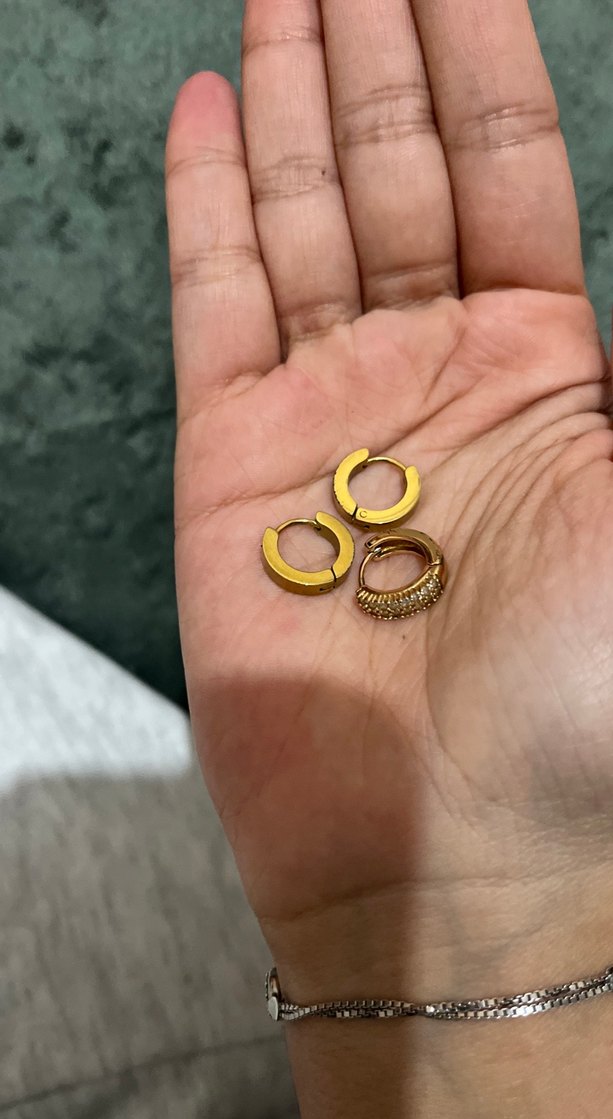 Parlak Altın Renkli Tokalı Midi Küpe - Görsel 2