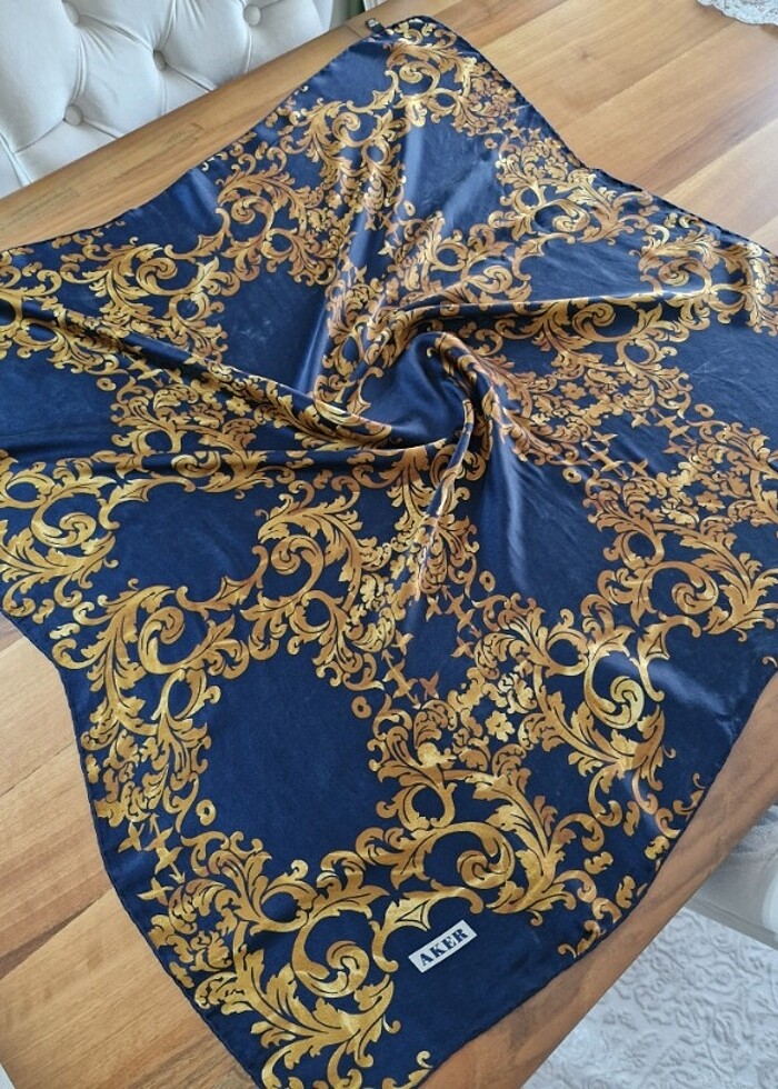 İyi durumda asker ipek eşarp  - Görsel 3