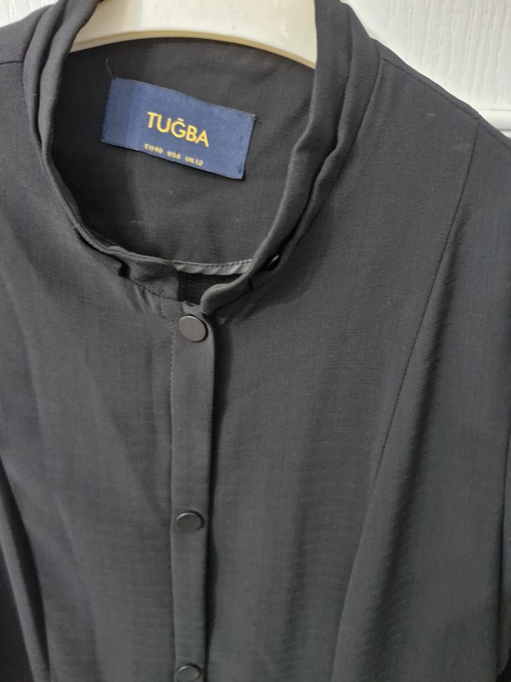 Uzun Siyah Düğmeli Kadın ferace - Görsel 3