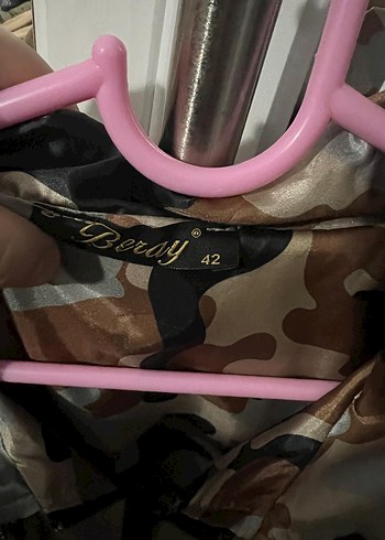 Kahverengi Kamuflaj Detaylı Uzun Kadın Kaban - Görsel 2