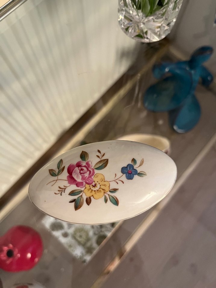 Pastel Çiçek Desenli Beyaz Pudra Kutusu - Görsel 2