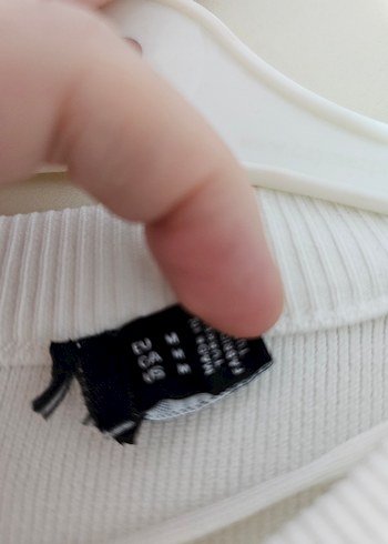 Kadın Beyaz Fırfırlı Uzun Kollu Triko - Görsel 2