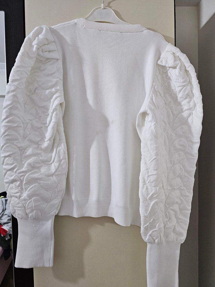 Kadın Beyaz Fırfırlı Uzun Kollu Triko - Görsel 3