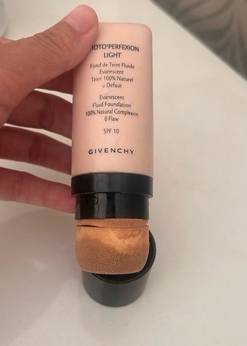 GIVENCHY Gıvench fondöten
